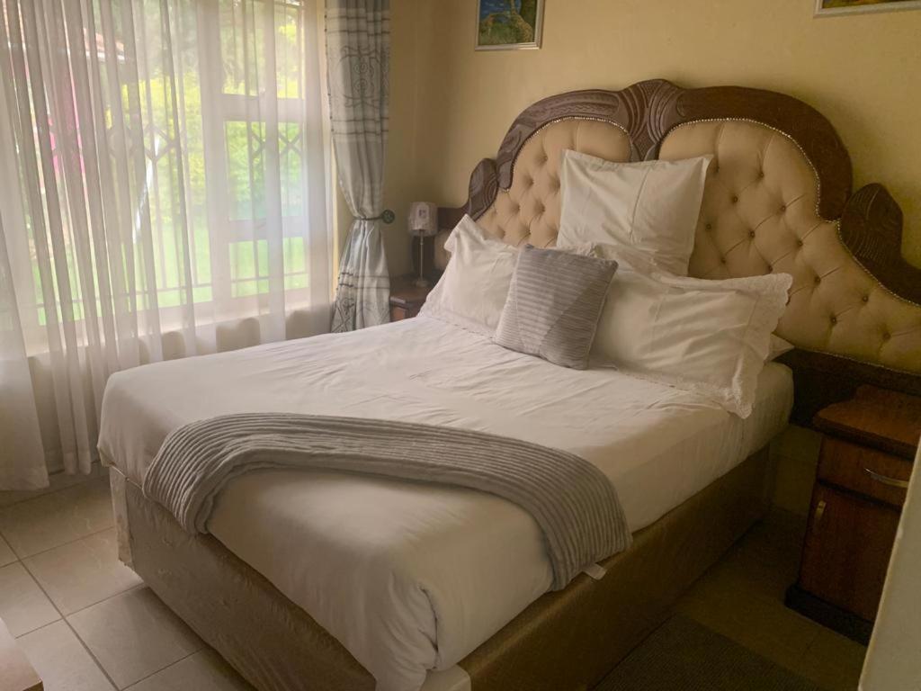 The Crown Inn Guest House Northwood Екстер'єр фото
