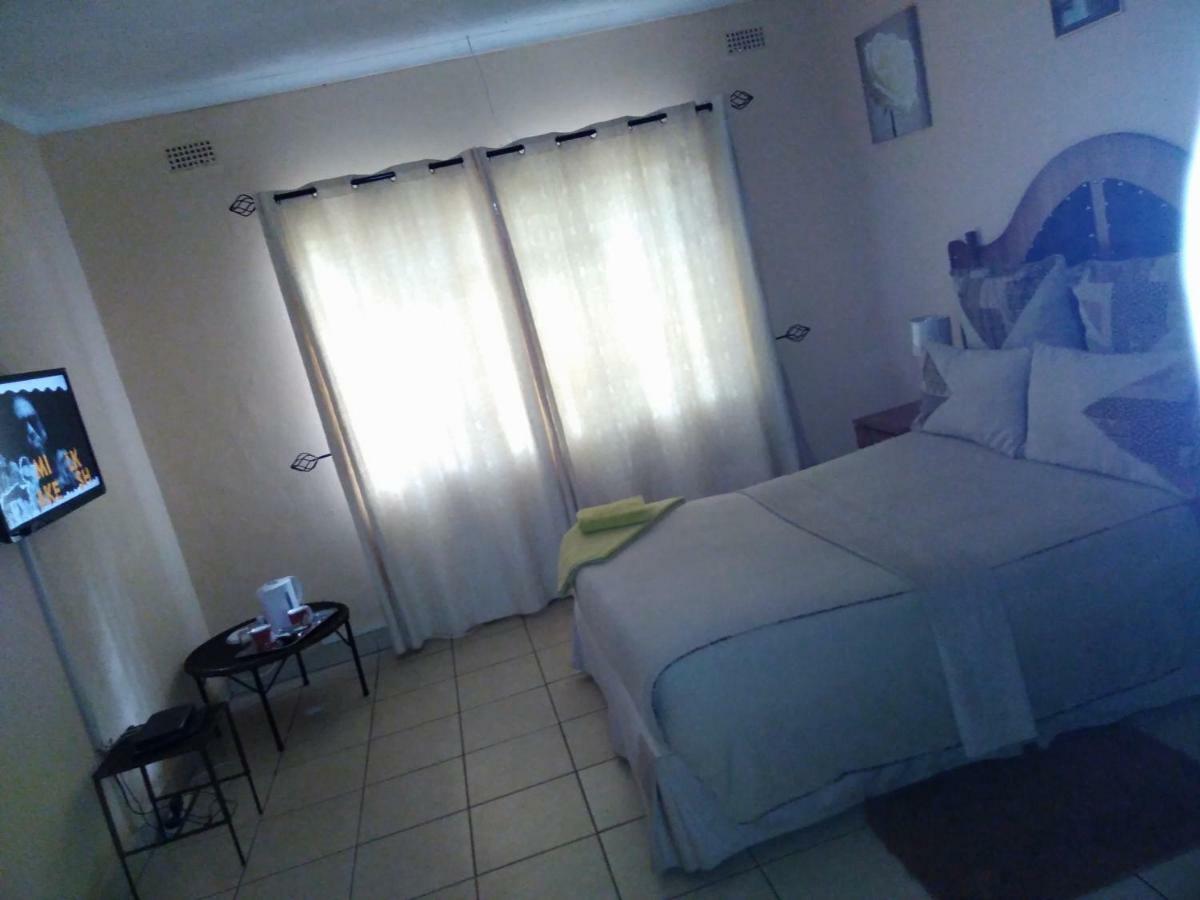 The Crown Inn Guest House Northwood Екстер'єр фото